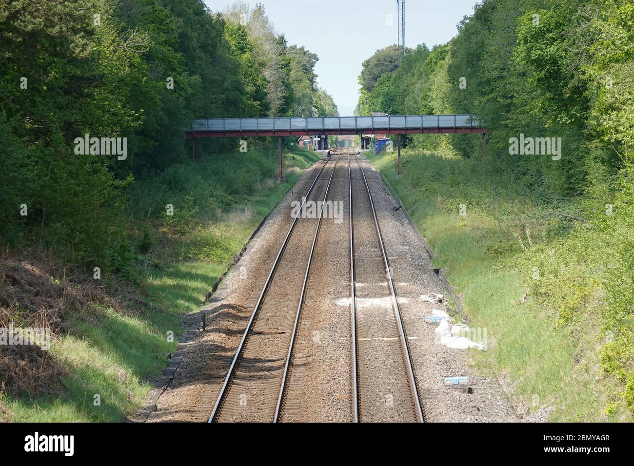 Pollock Bridge connecting Wellingto College to its Derby Field situated just south of Crowthorne Station. Stock Photo