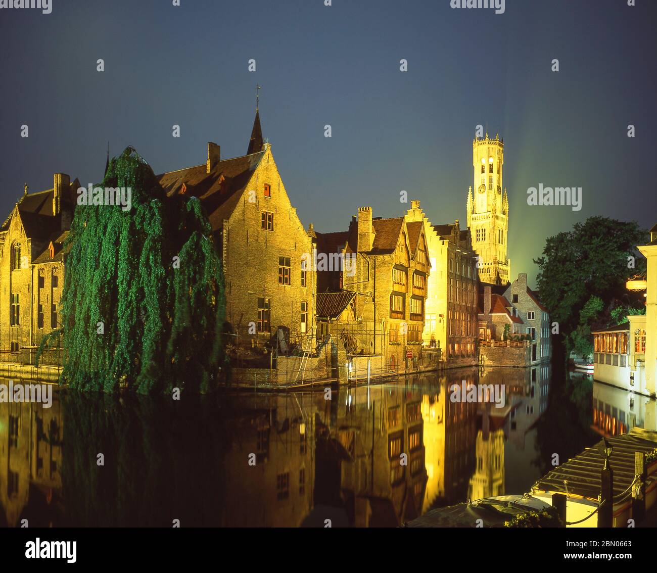 Rozenhoedkaai Canal at night, Bruges (Brugge), West Flanders Province, Kingdom of Belgium Stock Photo