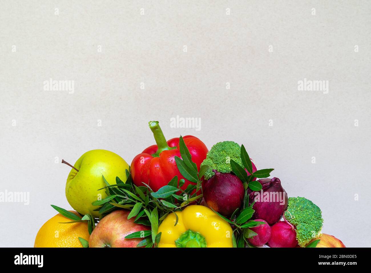 Fruits Vegetables Arrangement Hi-Res Stock Photography And Images - Alamy