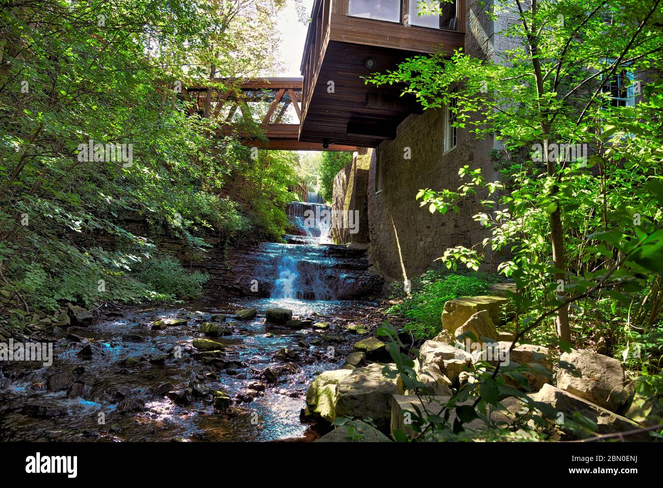 Waterfall pass through rock hi res stock photography and images Alamy