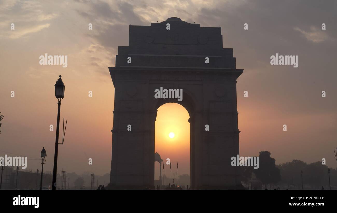 India gate delhi sunrise hi-res stock photography and images - Alamy
