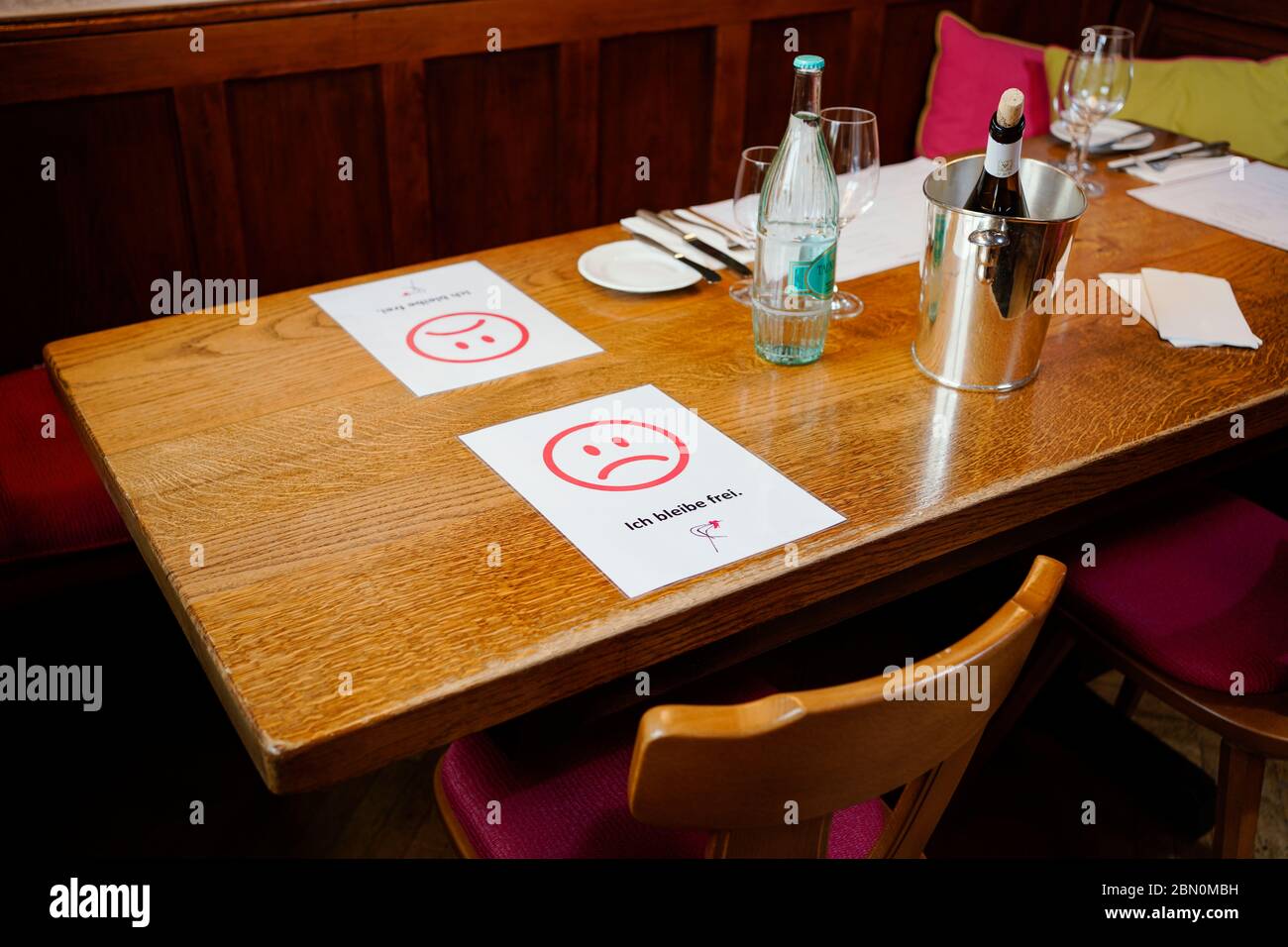 Deidesheim, Germany. 09th May, 2020. Information leaflets for the correct safety distance according to Corona rules are on a table in the restaurant and hotel 'Deidesheimer Hof'. (to dpa 'Partition walls and flutter band - restaurants and pubs in starting blocks') Credit: Uwe Anspach/dpa/Alamy Live News Stock Photo