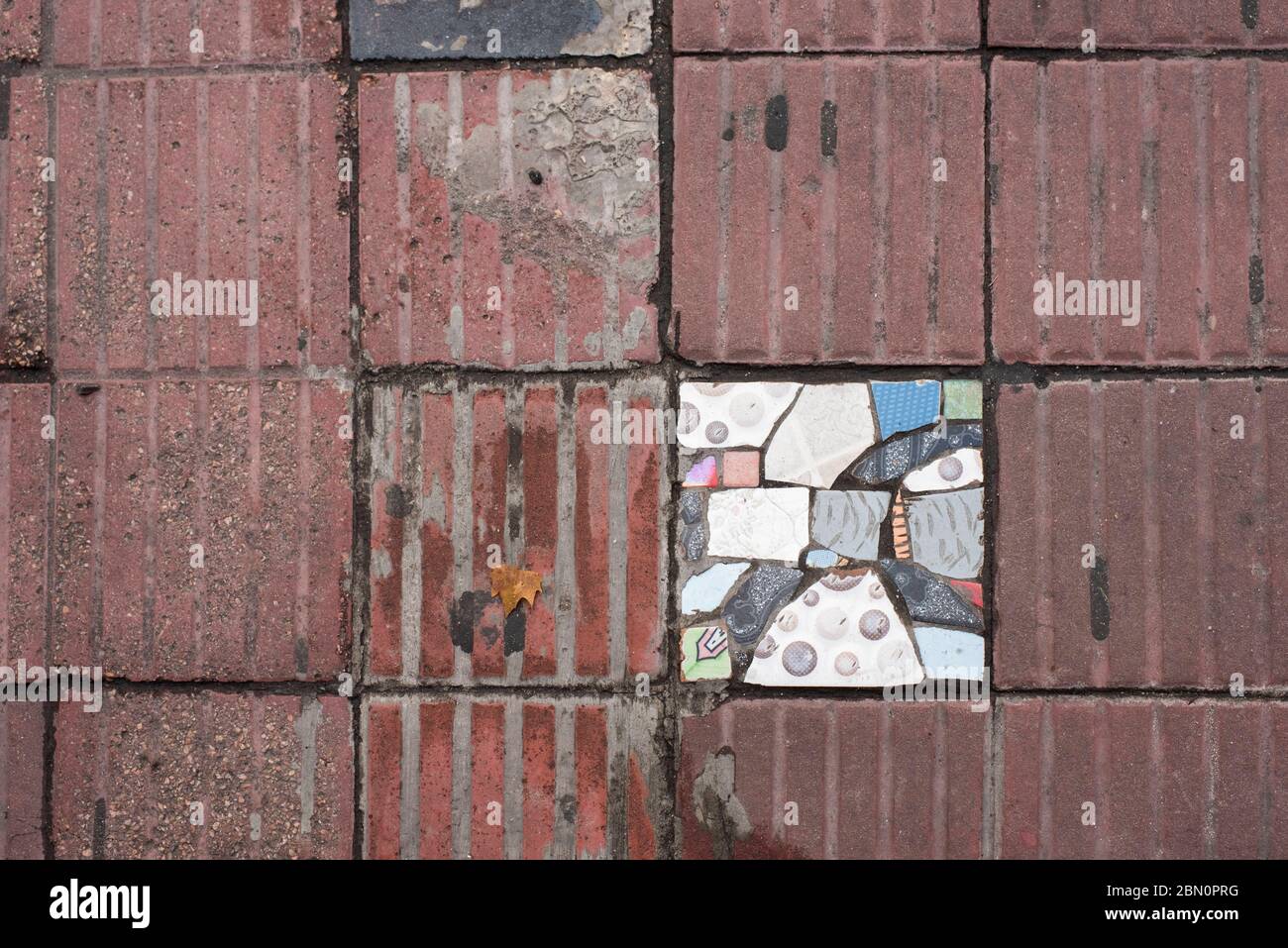 Broken tiles art hi-res stock photography and images - Alamy