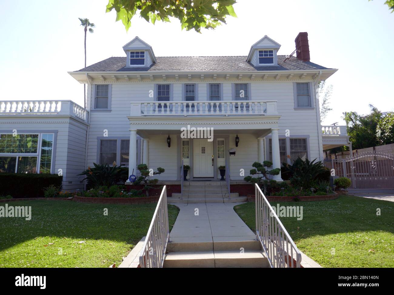 Los Angeles, California, USA 11th May 2020 A general view of atmosphere of The Happy Days House, The Cunningham's House at 565 N. Cahuenga Blvd on May 11, 2020 in Los Angeles, California, USA. Photo by Barry King/Alamy Stock Photo Stock Photo