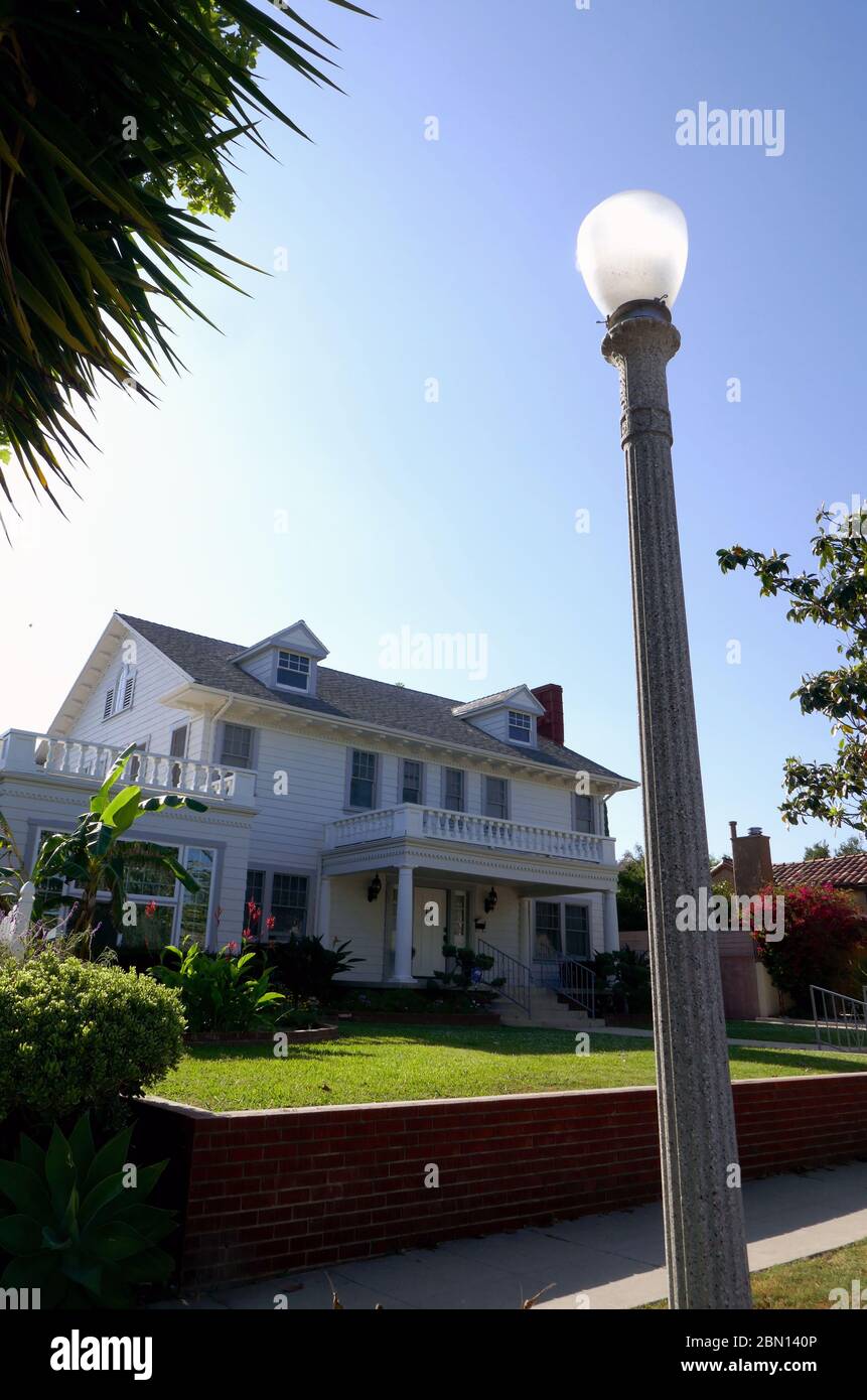 Los Angeles, California, USA 11th May 2020 A general view of atmosphere of The Happy Days House, The Cunningham's House at 565 N. Cahuenga Blvd on May 11, 2020 in Los Angeles, California, USA. Photo by Barry King/Alamy Stock Photo Stock Photo