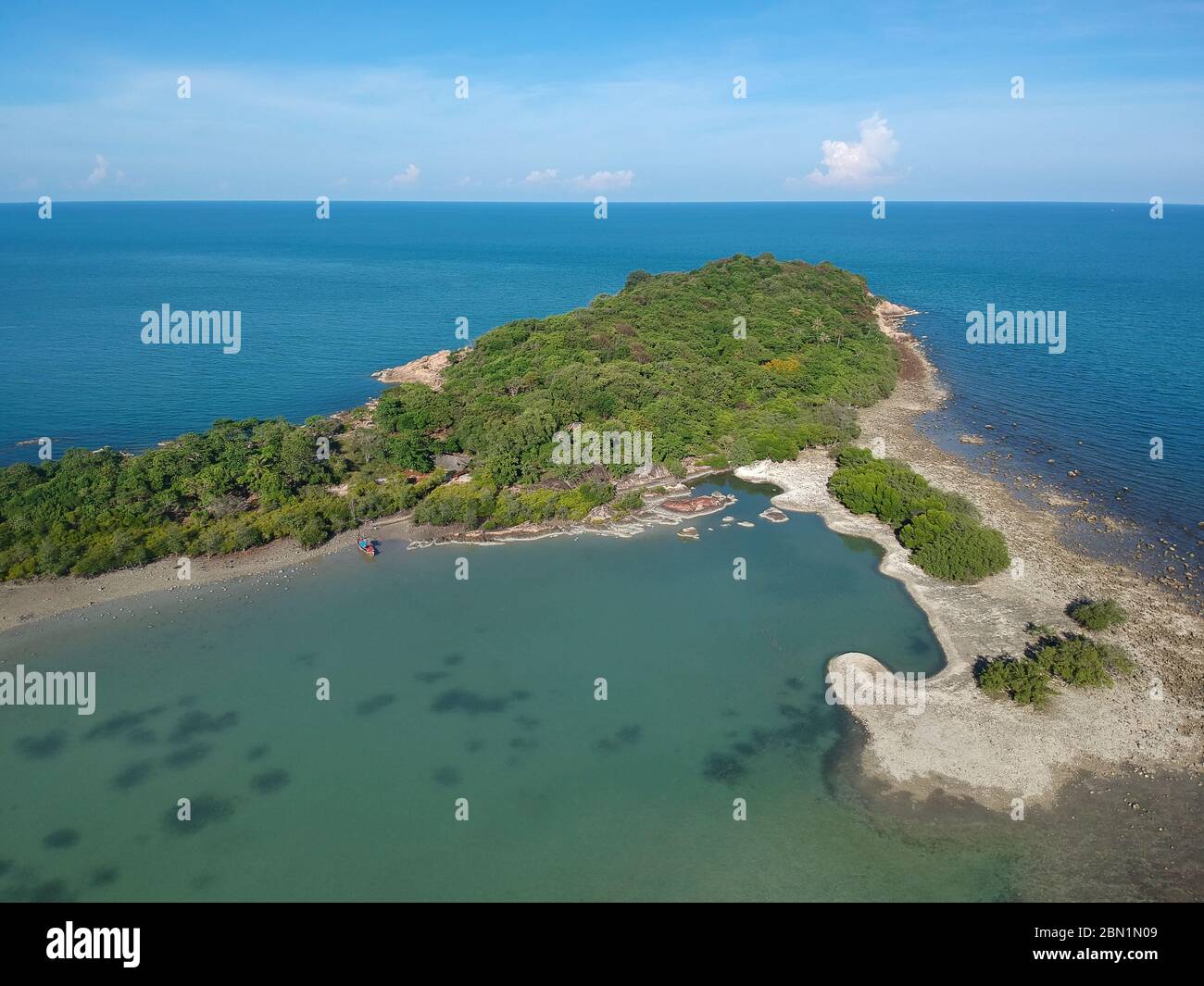 Koh Mat Lang island of the coast of Koh Samui in the Gulf of Thailand Stock  Photo - Alamy