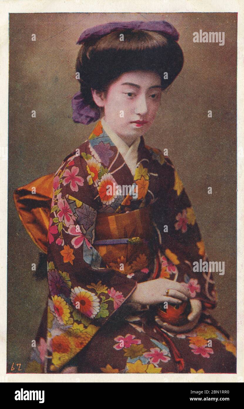 [ 1910s Japan - Portrait of the Geisha Teruha ] —   The famed geisha Teruha (照葉). Born in Nara in 1896 (Meiji 29) as Tatsuko Takaoka (高岡たつ子), her father sold her to a geisha house when she was 12. She soon became known as Chiyoha (千代葉).  Around 16, she cut off her little finger because of a broken heart. She recovered and changed her name to Teruha.   20th century vintage postcard. Stock Photo