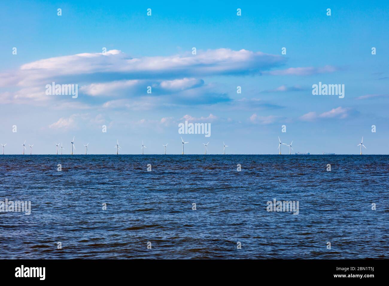 Thames wind farm distant hi-res stock photography and images - Alamy