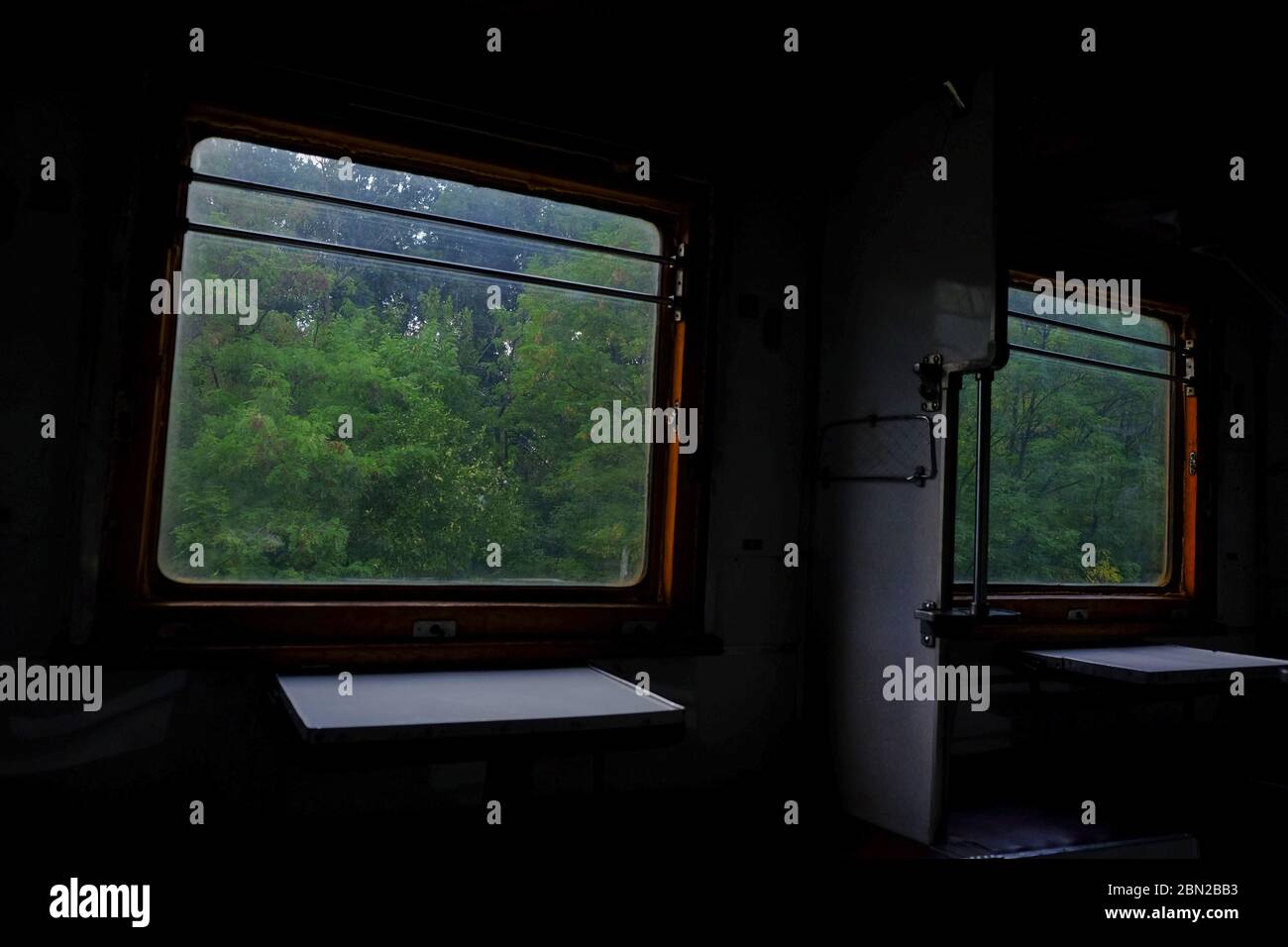 Countryside blur from train window hi-res stock photography and images ...