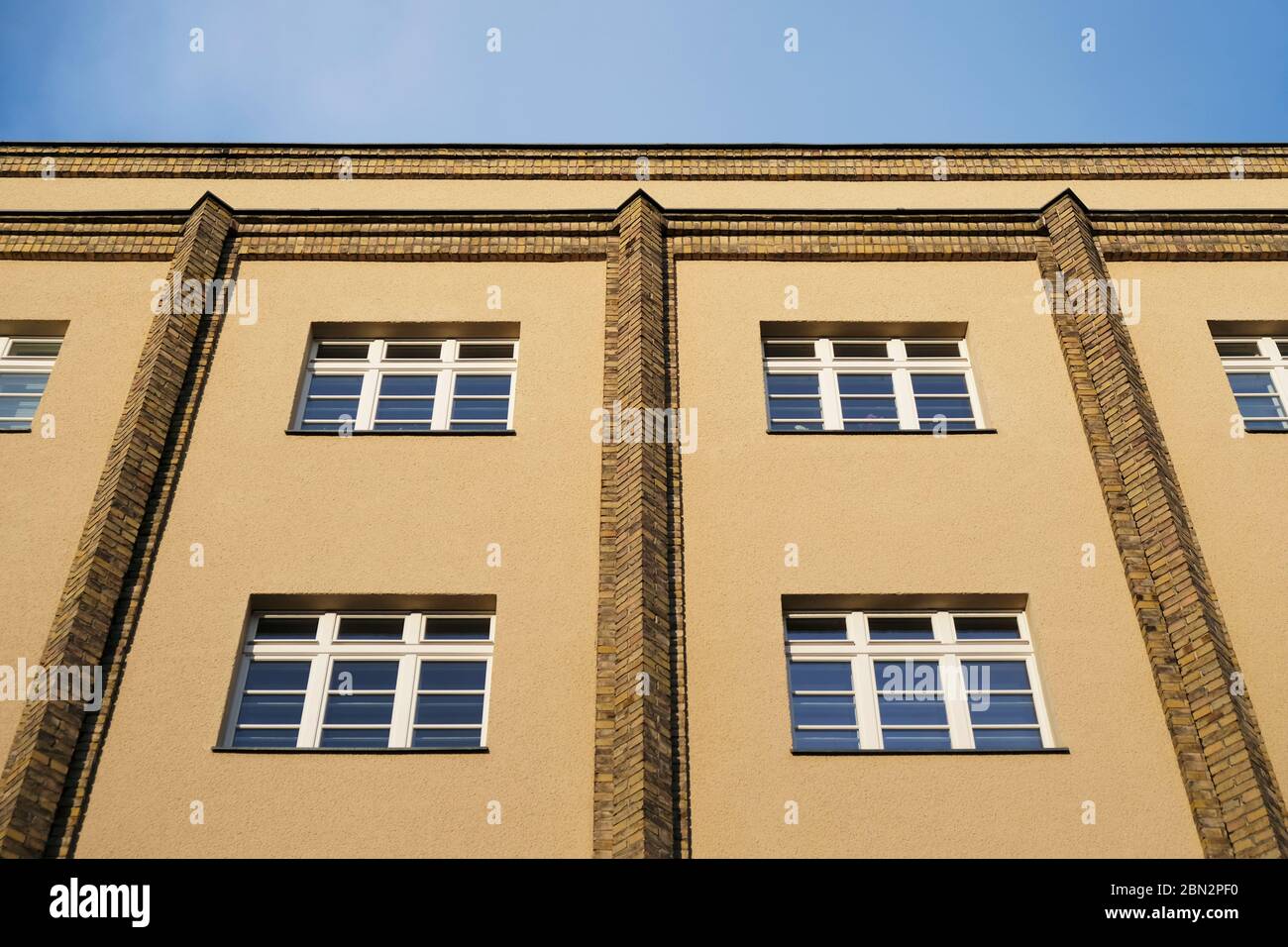 20er Jahre Architektur in der Zopoter Straße / Berlin Stock Photo