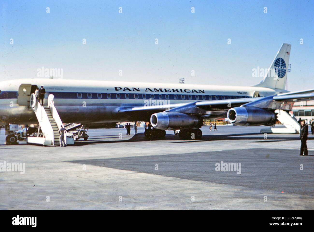 Pan american airplane 1962 hi-res stock photography and images - Alamy