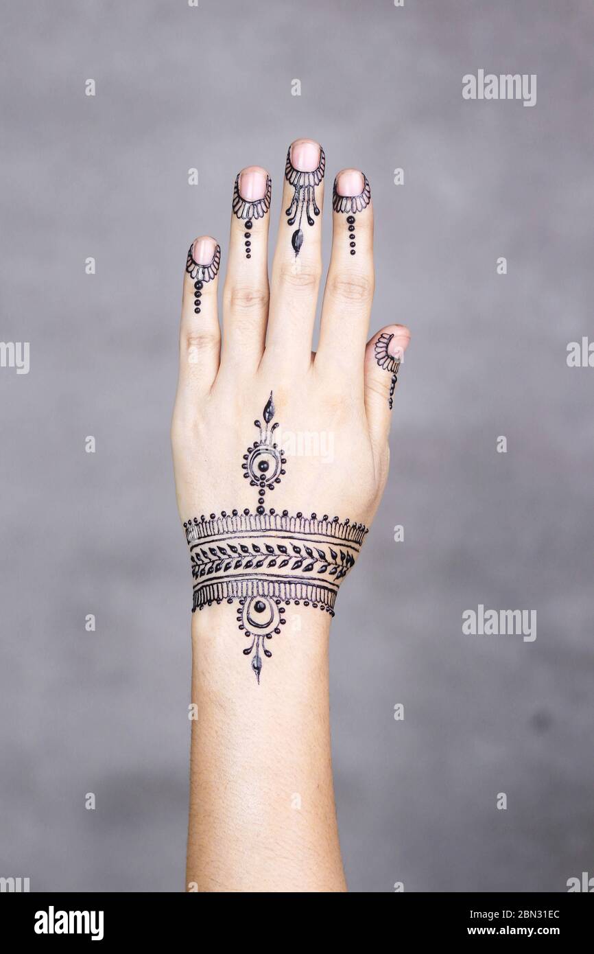 Mehndi Ceremony High Resolution Stock Photography And Images Alamy