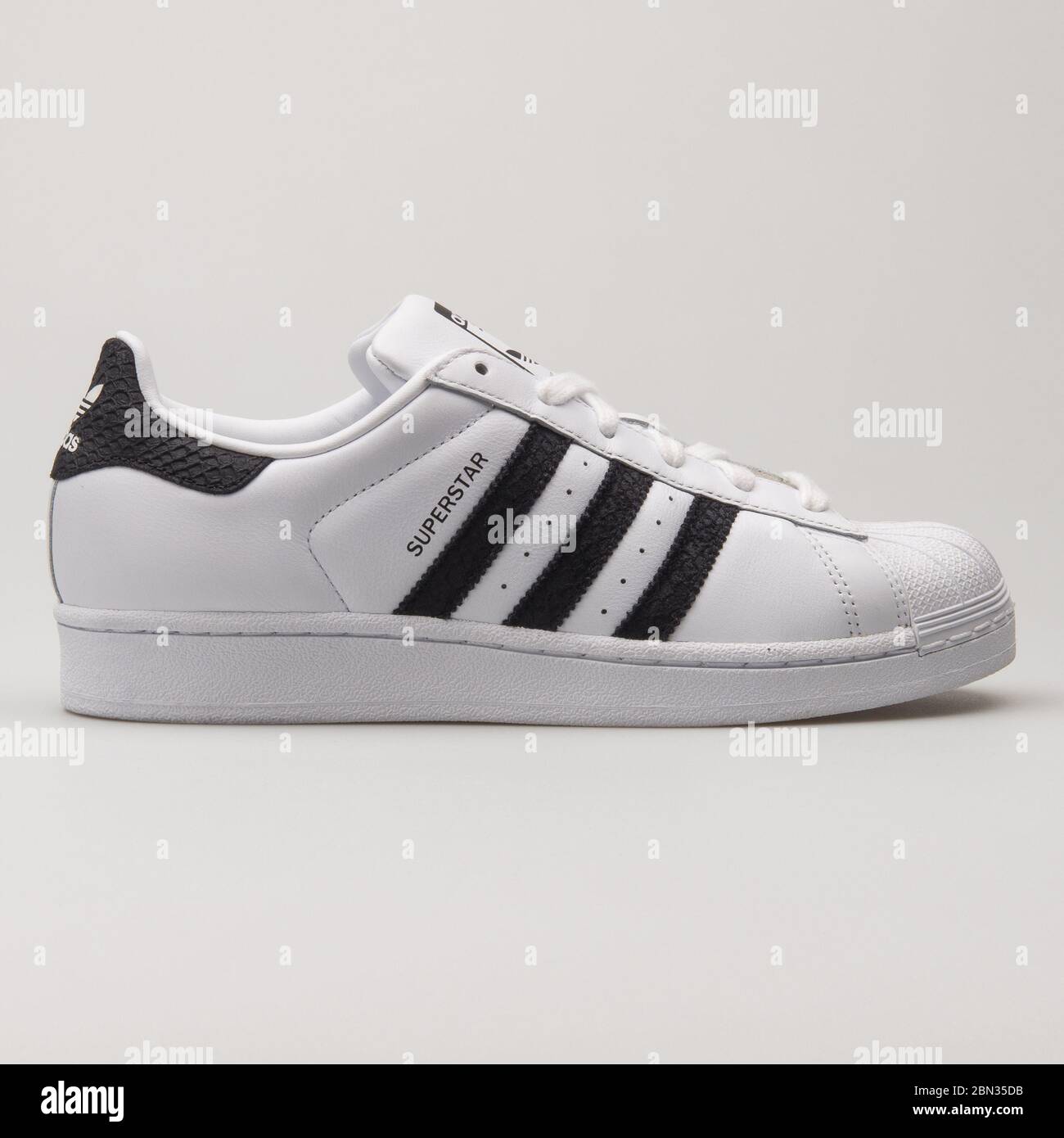 Adidas superstar trainers hi-res stock photography and images - Alamy