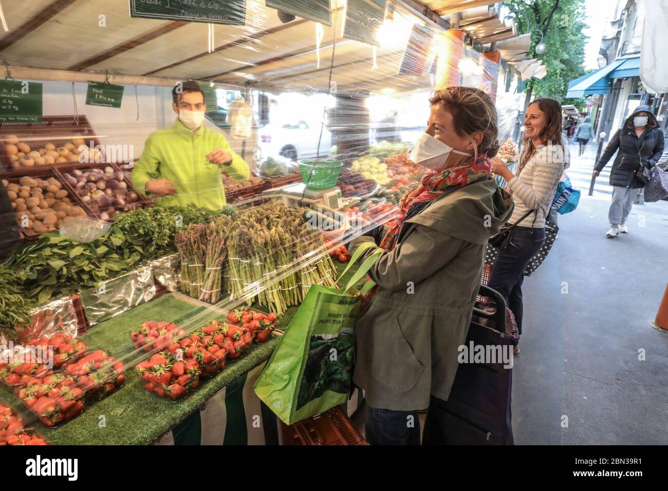 Marche rue de la convention hires stock photography and images Alamy