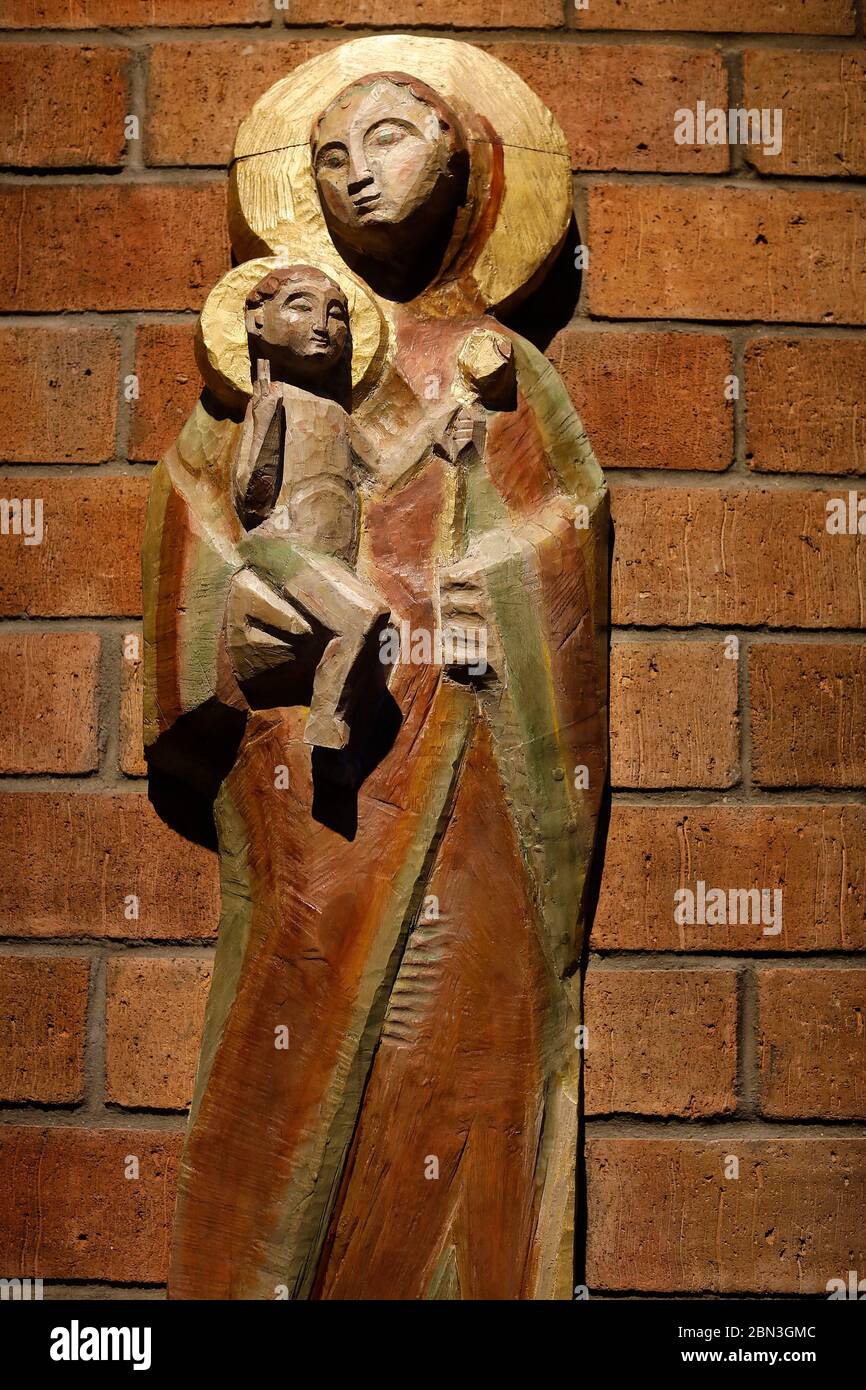 SaInt Francis of Assisi church, Vanves, France. Virgin and child statue. Sculptor Dominique Kaeppelin. Stock Photo