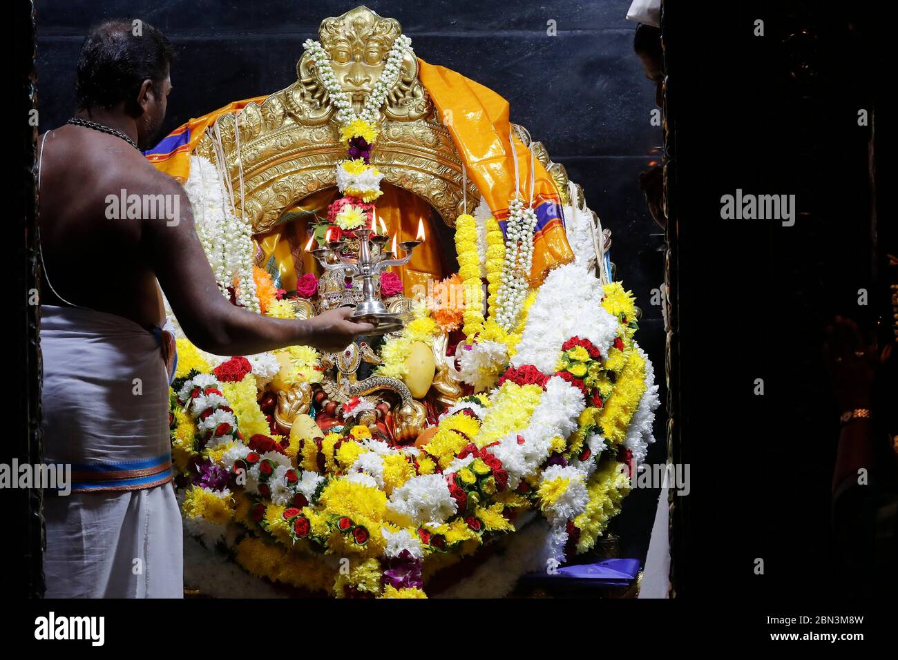 Court Hill Ganesh Temple Hindu Priest Doing Puja Worship Kuala Lumpur Malaysia Stock Photo Alamy