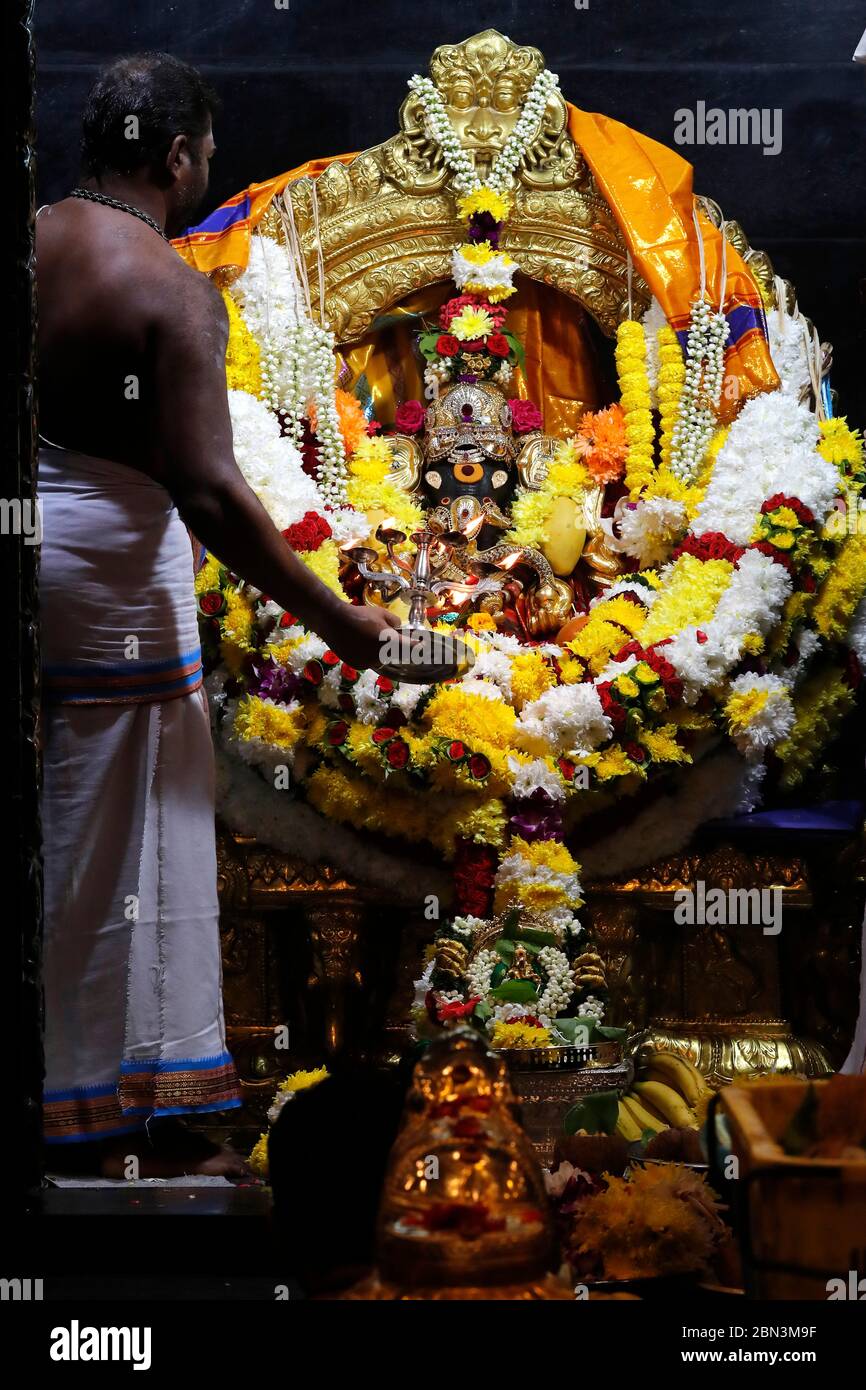 Court Hill Ganesh Temple Hindu Priest Doing Puja Worship Kuala Lumpur Malaysia Stock Photo Alamy