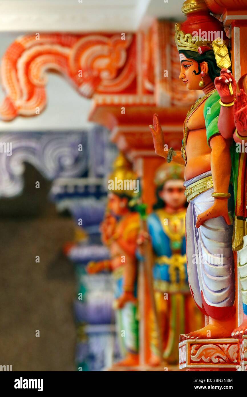 Statues du temple hindou hi-res stock photography and images - Alamy