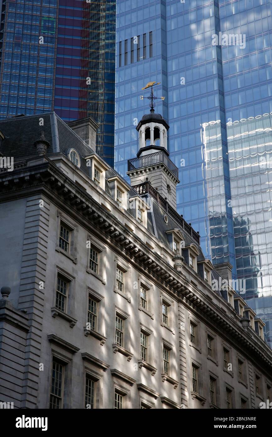 Old and new buildings in a city hi-res stock photography and images - Alamy