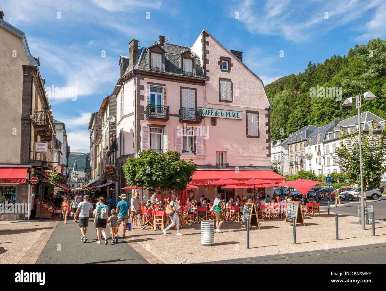 France, Puy de Dome, Volcans d’Auvergne Regional Natural Park, Mont Dore, coffee terrace, Place de la Republique // France, Puy-de-Dôme (63), Parc nat Stock Photo