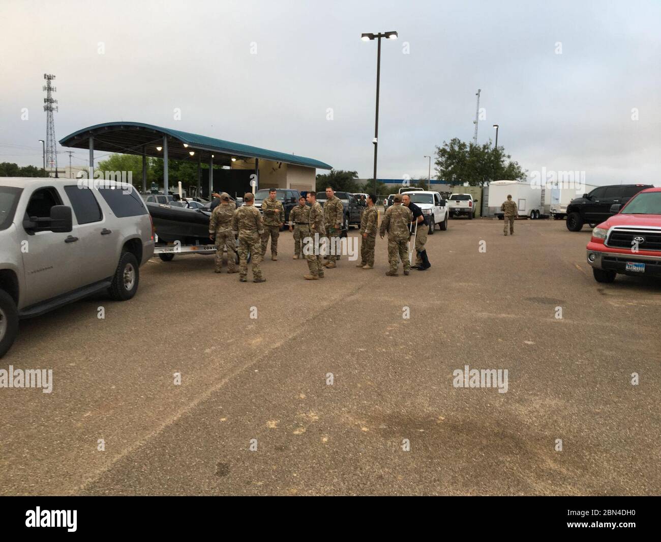 U.S. Border Patrol agents from the Laredo Sector Mobile Response Team ...