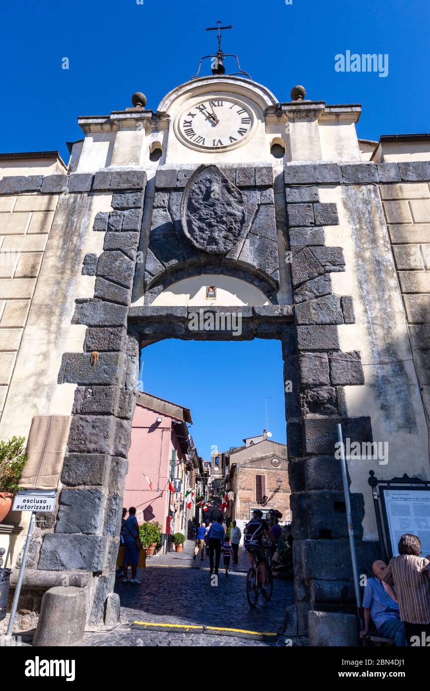 Castello di bracciano hi-res stock photography and images - Alamy