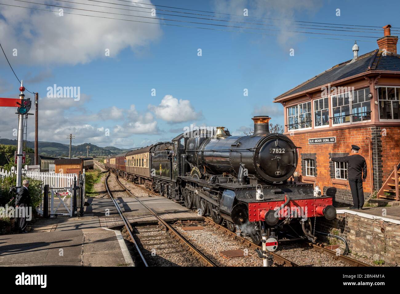 BR 'Manor' 4-6-0 No. 7822 'Foxcote Manor arrives at Blue Anchor on the West Somerset Railway during their Autumn Steam Gala Stock Photo