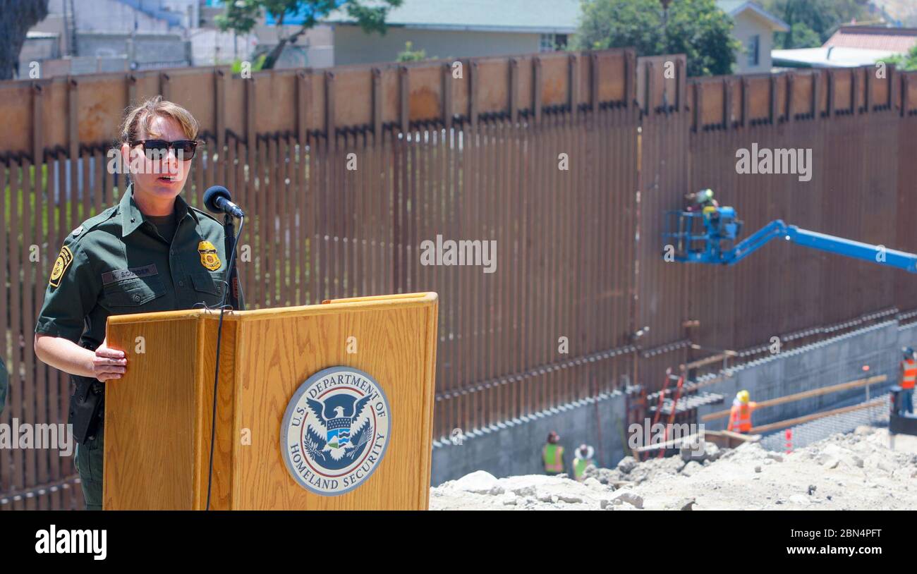 San diego border wall hires stock photography and images Alamy