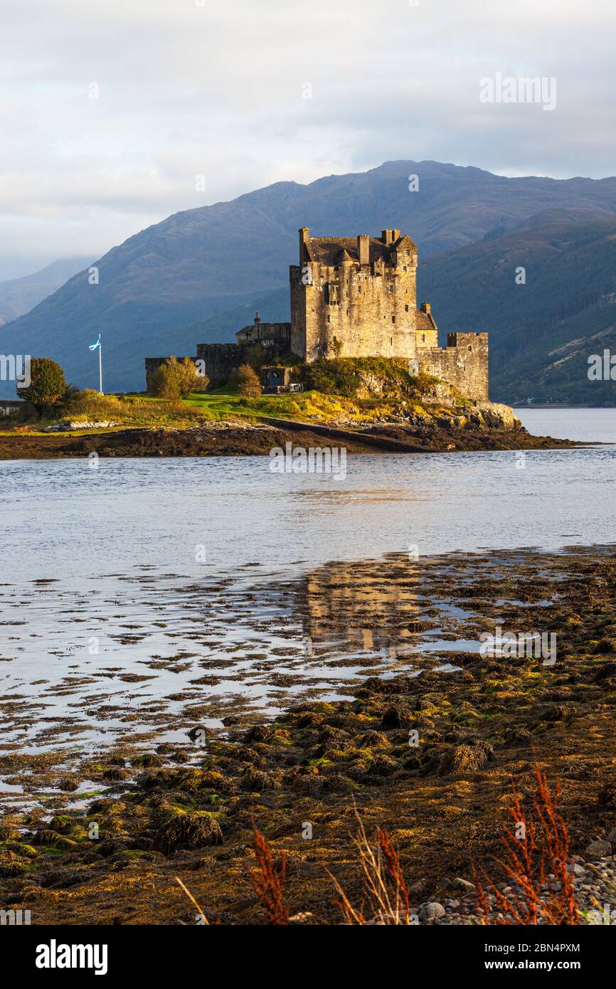 Eilean Donan Castle, Loch Duich, Dornie, Kyle of Lochalsh, Western ...