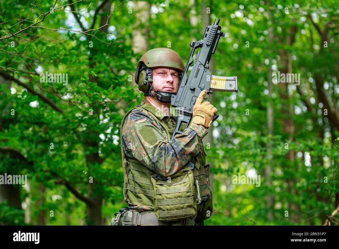 German Assistant Gunner German soldier with a german assault rifle Stock Photo - Alamy
