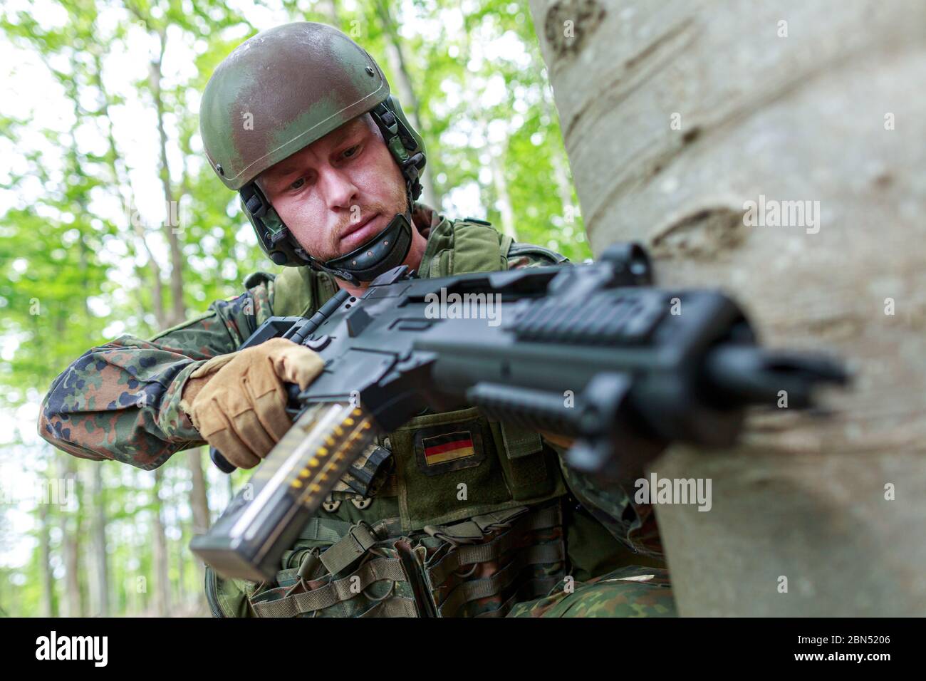 German Assistant Gunner German soldier with a german assault rifle Stock Photo - Alamy