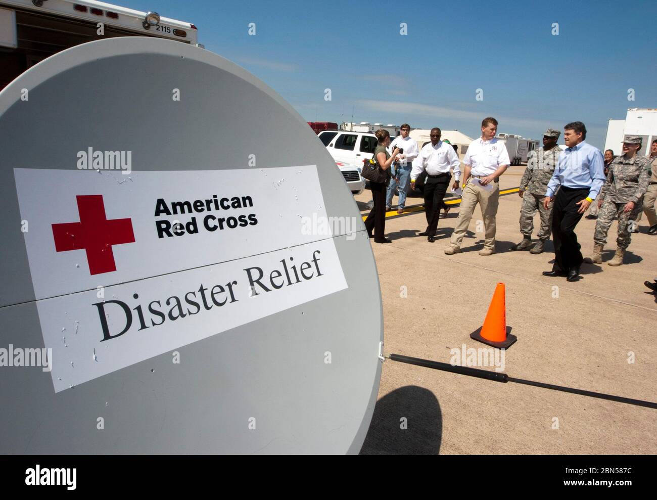 Red cross disaster relief hi-res stock photography and images - Alamy