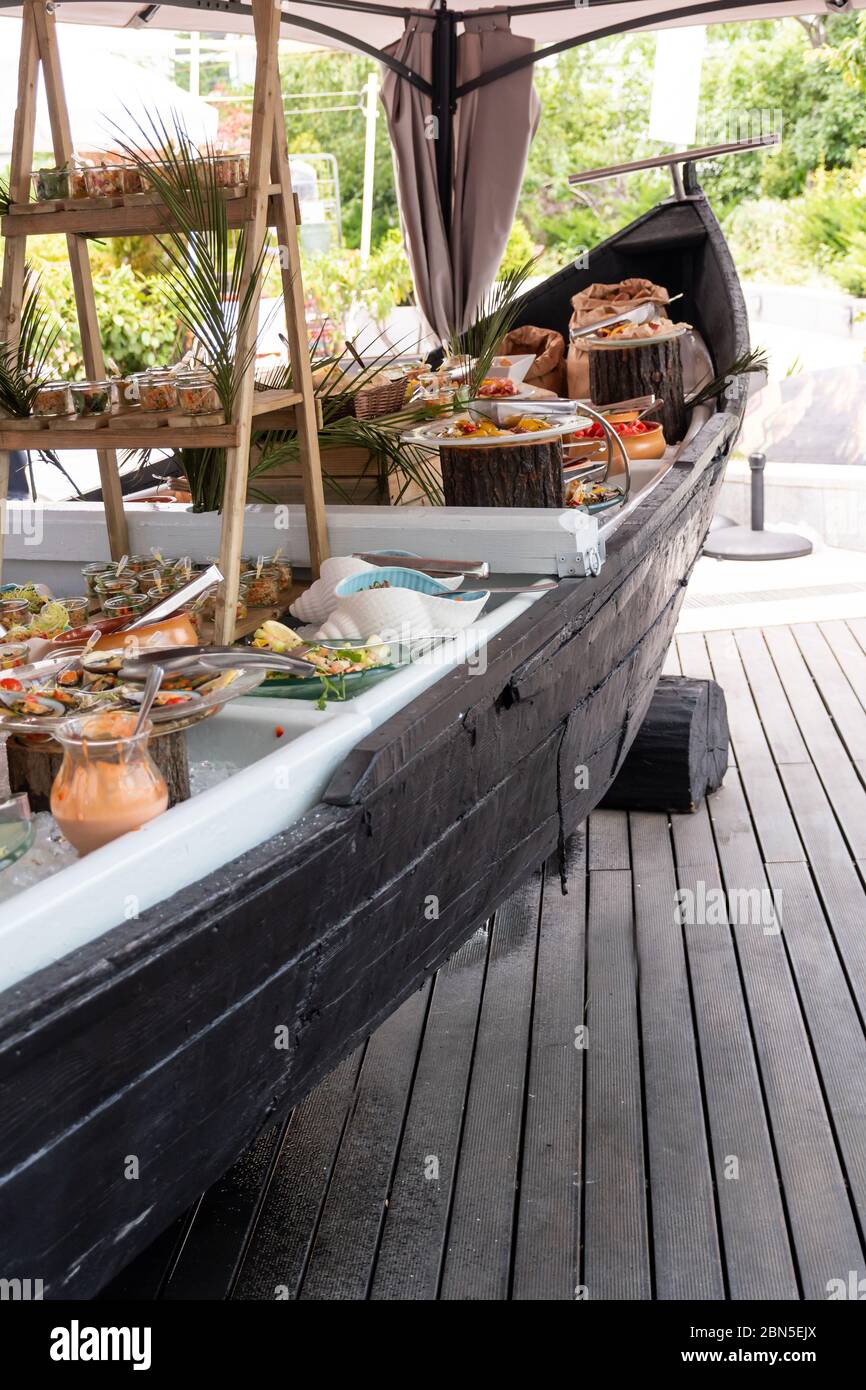 Luxury catering by the pool, food bloggers event, banquet, wedding ...