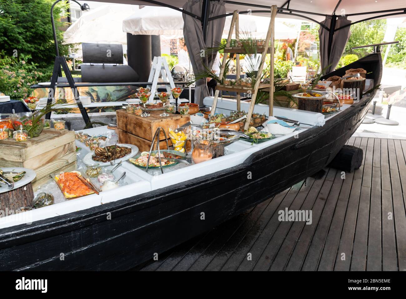 Luxury catering by the pool, food bloggers event, banquet, wedding ...