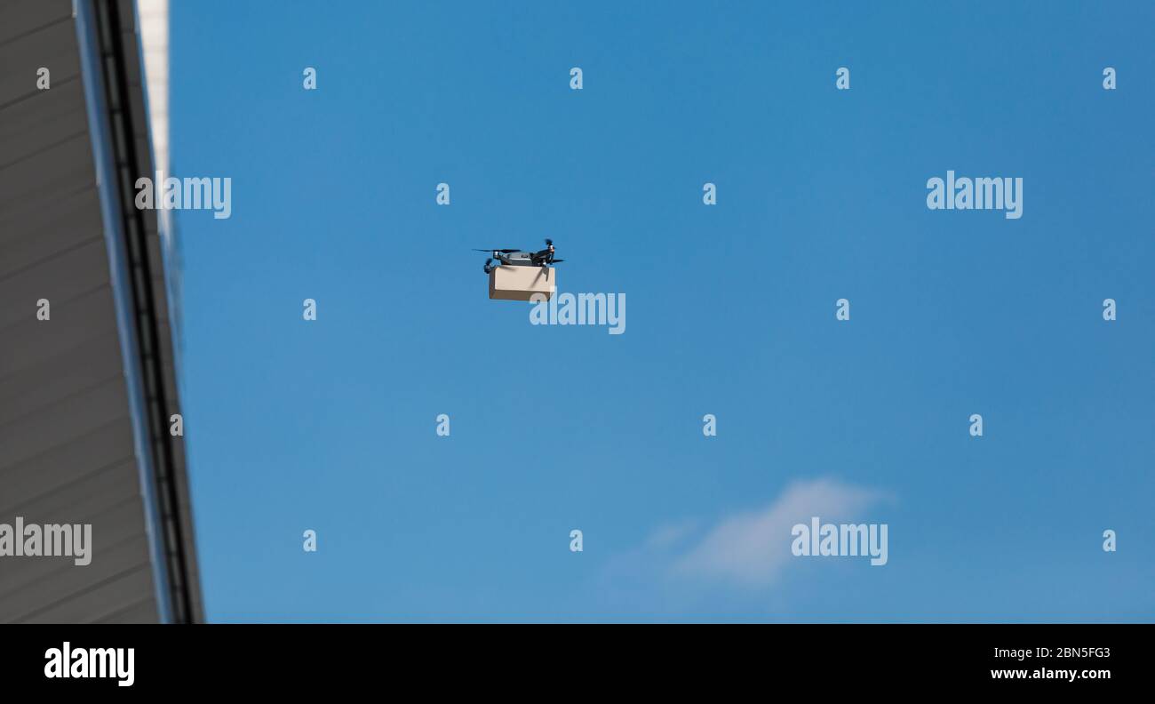 Delivery drone package city hi-res stock photography and images - Alamy