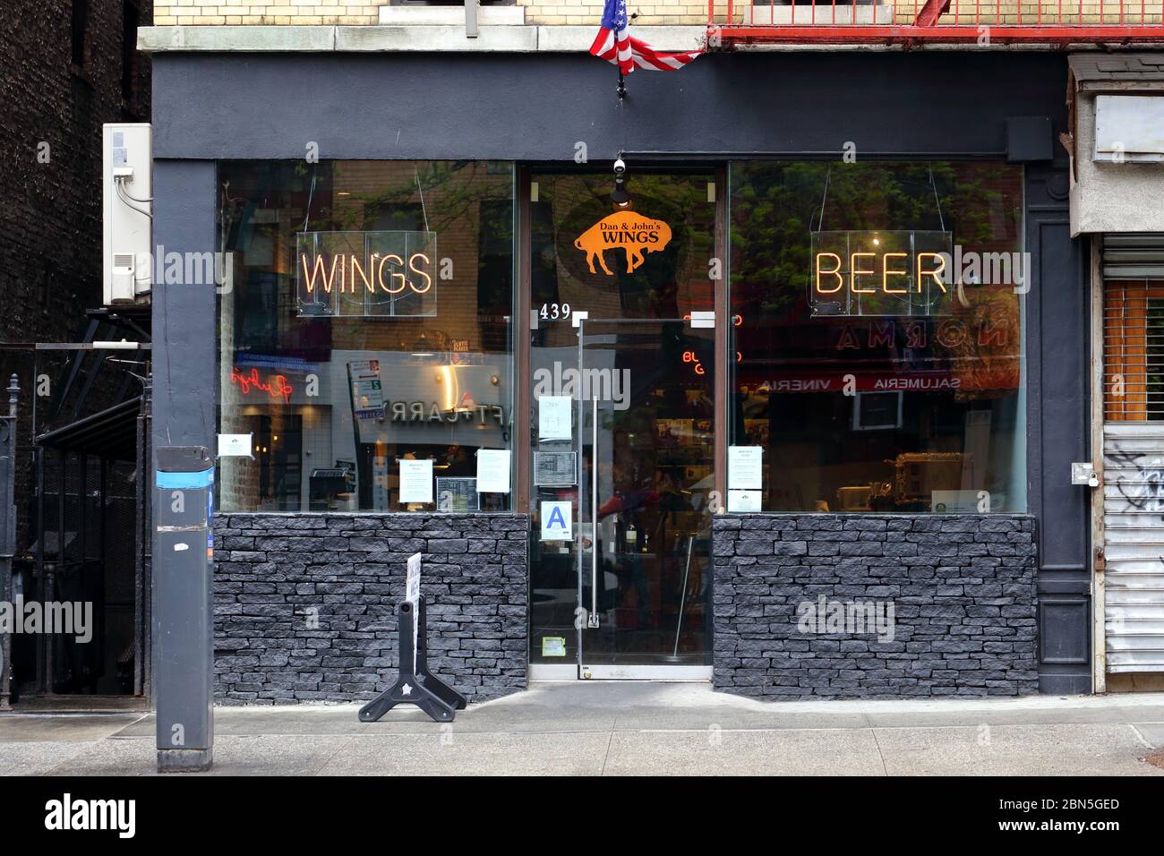 Dan and John's Wings, 439 3rd Ave, New York, NYC storefront photo of a buffalo chicken wings restaurant in the Kips Bay neighborhood of Manhattan. Stock Photo