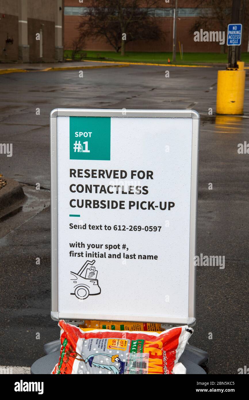 Roseville, MN. A special lane reserved for contactless curbside pickup