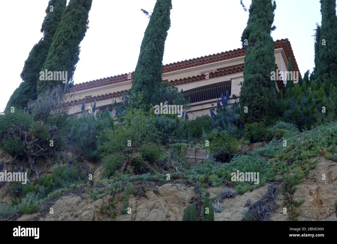 Beverly Hills California Usa 12th May A General View Of Atmosphere Of Frank Sinatra S Former Home At 2666 Bowmont Drive In Bowmont Estates On May 12 In Beverly Hills California