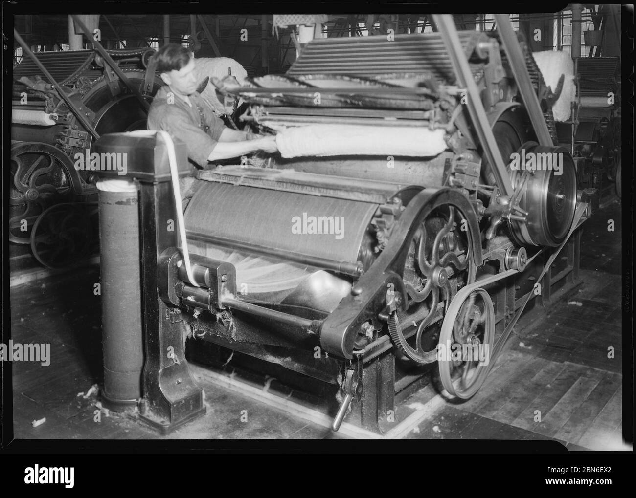 Carding machine carding Black and White Stock Photos & Images Alamy