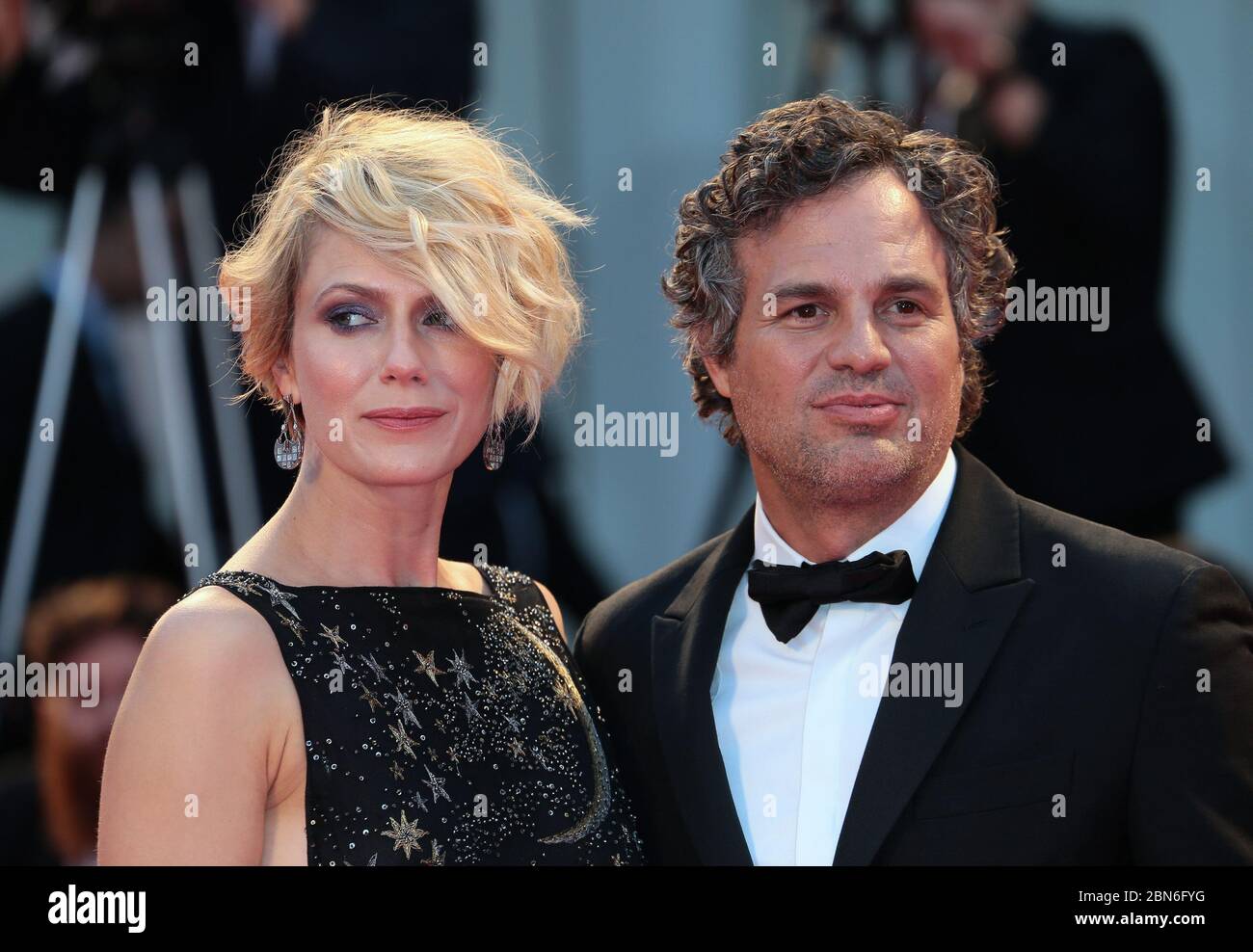 VENICE, ITALY - SEPTEMBER 03: Mark Ruffalo and Sunrise Coigney  attends the premiere of 'Spotlight' during the 72nd Venice Film Festival Stock Photo