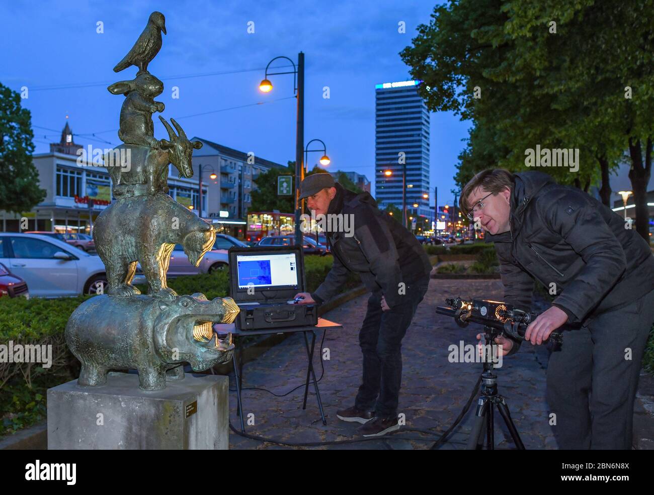 12 May 2020, Brandenburg, Frankfurt (Oder) Thomas Bauer (M) and Mark