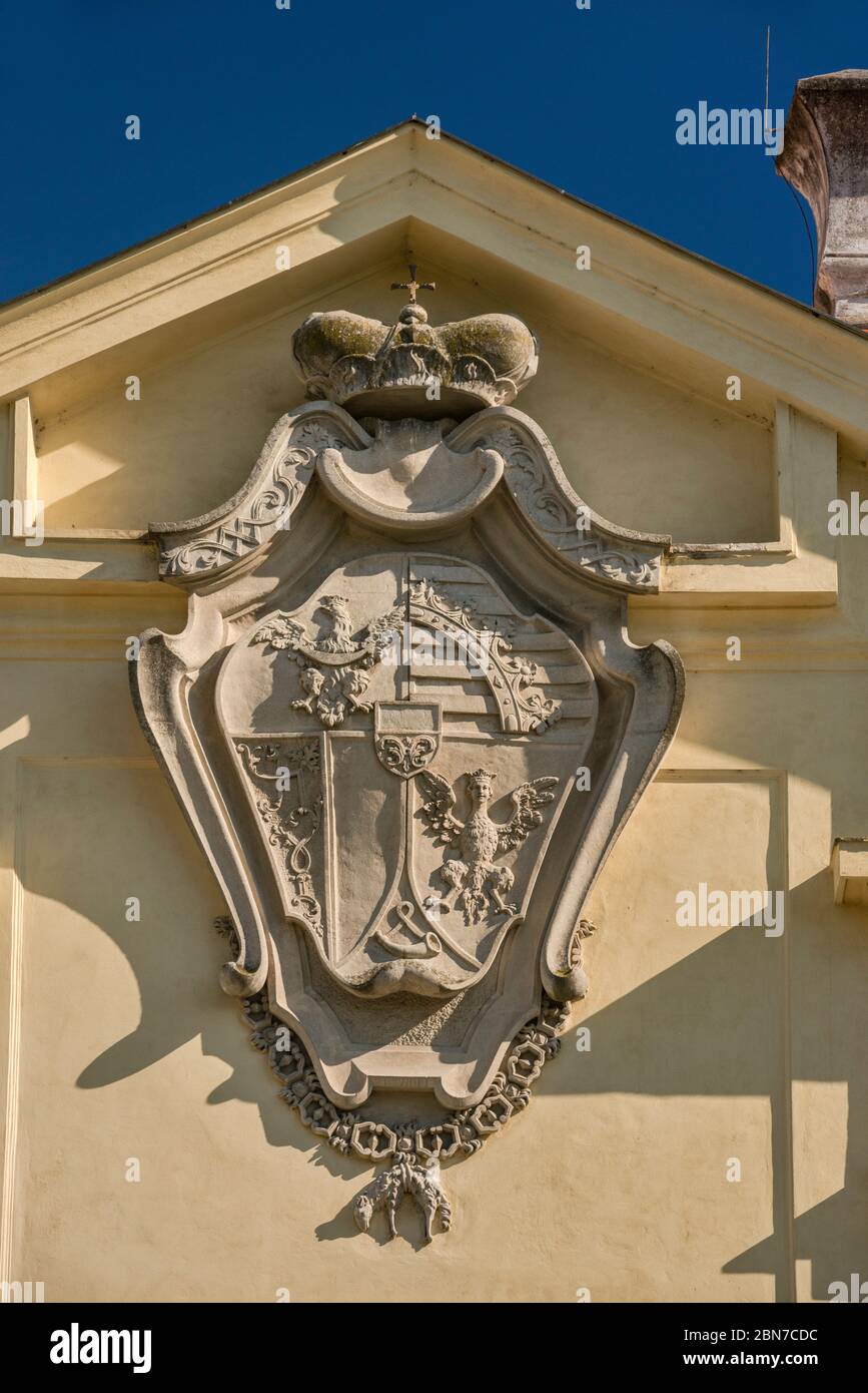 Shield and coat of arms hi-res stock photography and images - Alamy