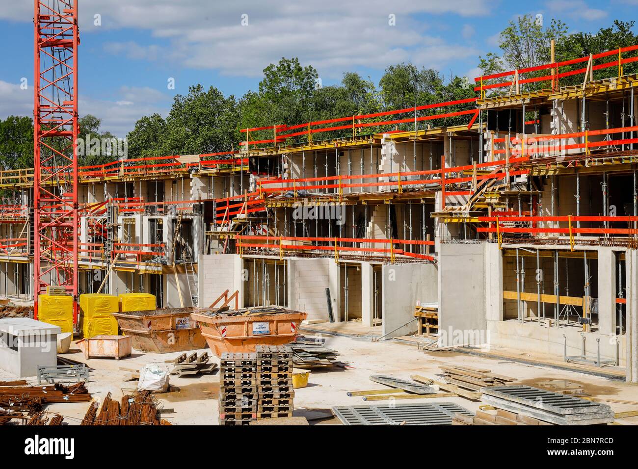 Essen, Ruhr Area, North Rhine-Westphalia, Germany - New construction site of multi-family houses, residential quarter Ruebogen with a total of 10 mult Stock Photo