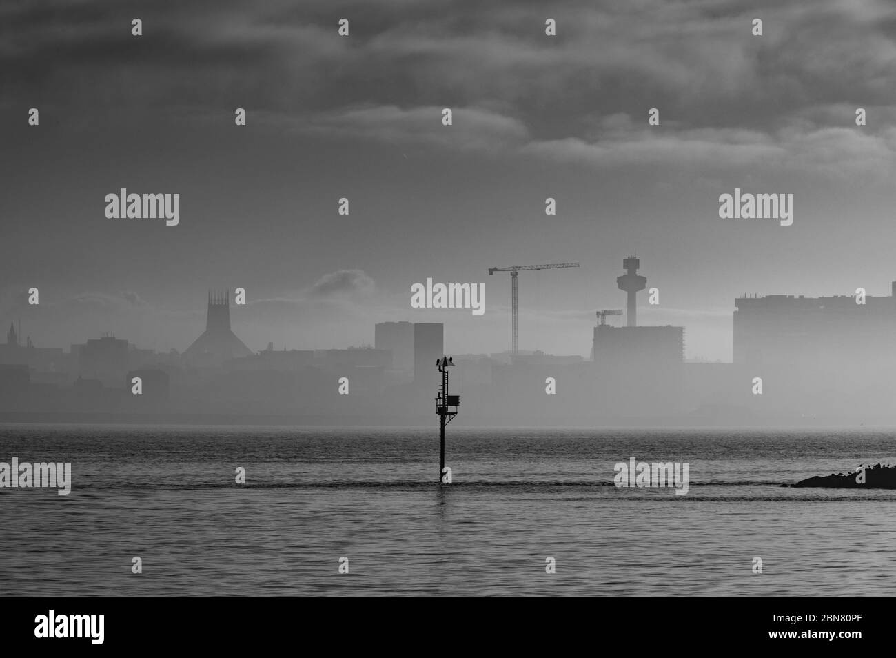 Wintery fog and mist over the River Mersey in Liverpool Stock Photo Alamy