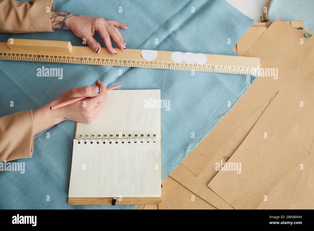 Fabric ruler hi-res stock photography and images - Alamy