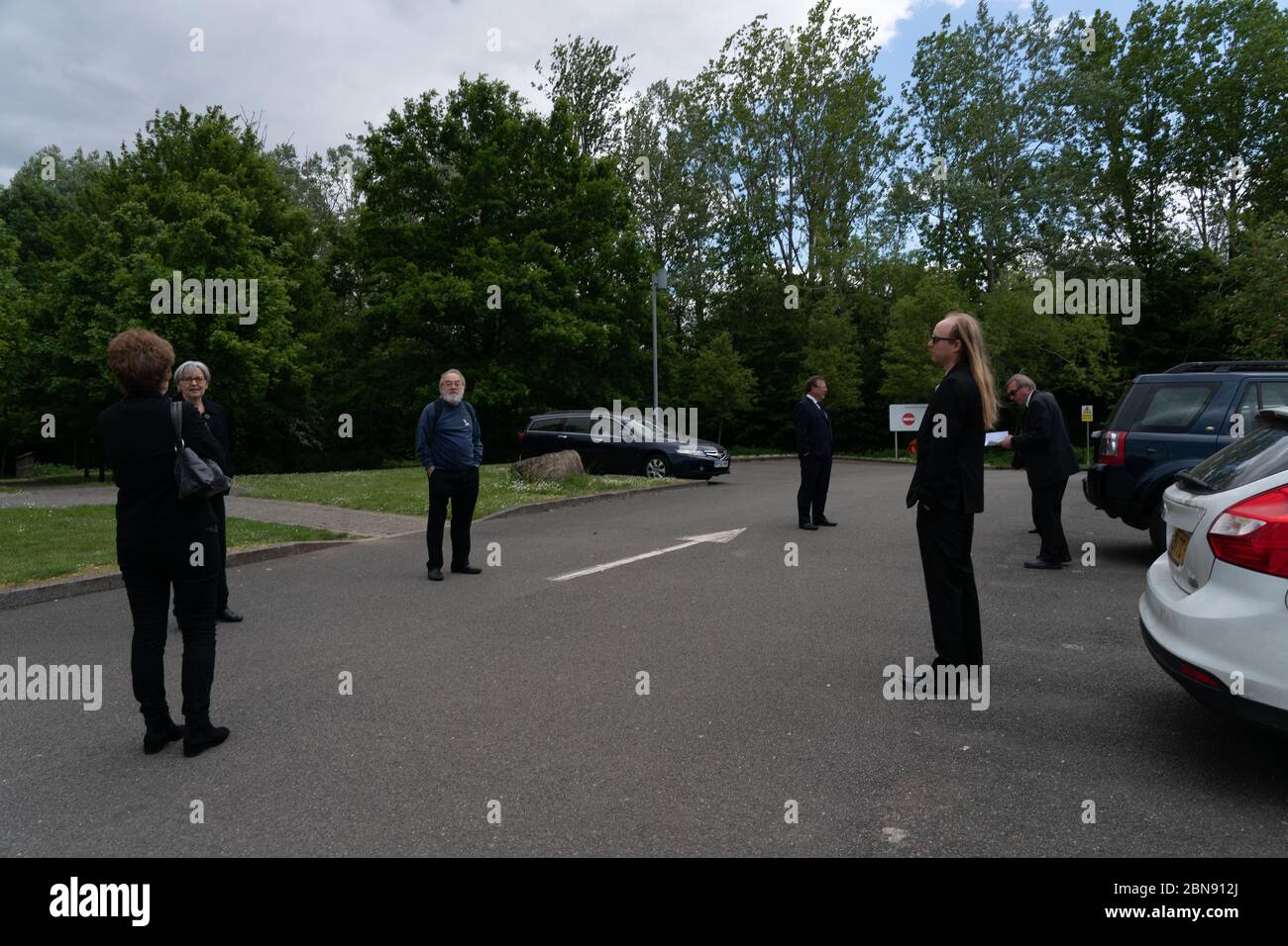 Milton Keynes, UK. Wednesday, 13 May, 2020. Mourners limited to 10