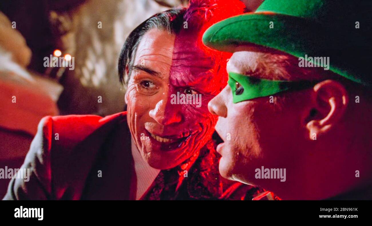 USA. Tommy Lee Jones and Jim Carrey in the ©Warner Bros film ..., حجم الصورة 1300x790