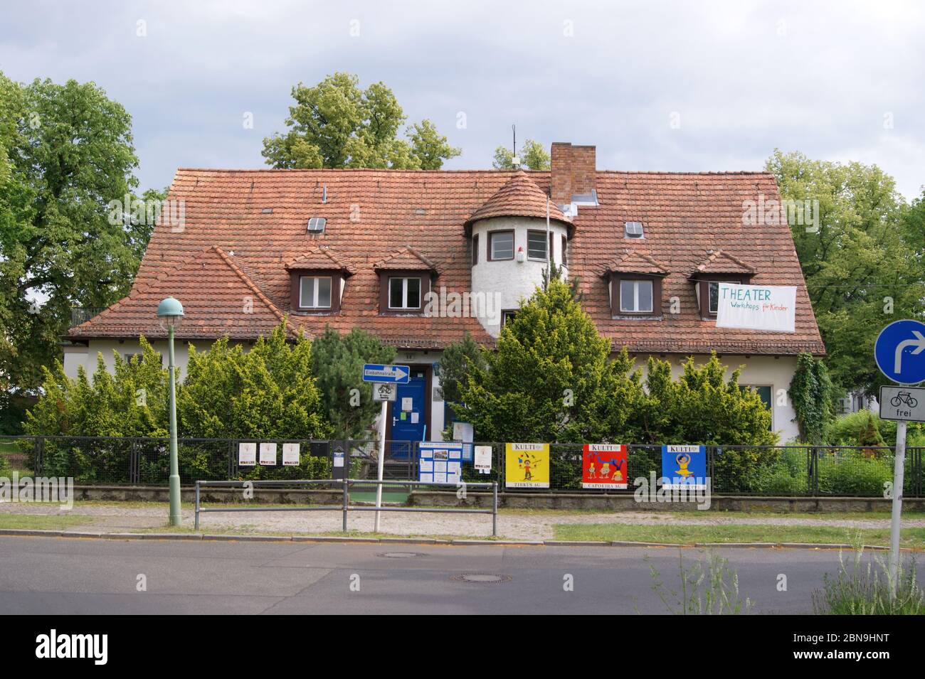 Früherer Wohnsitz von Erich Honecker am Majakowskiring in Berlin-Pankow, Stock Photo
