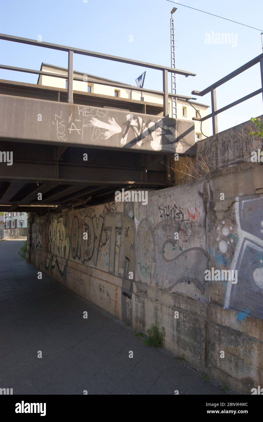 Die als 'Nauener Trog' bezeichnete Eisenbahnbrücke in in der Nauener Straße in Berlin-Spandau. Stock Photo