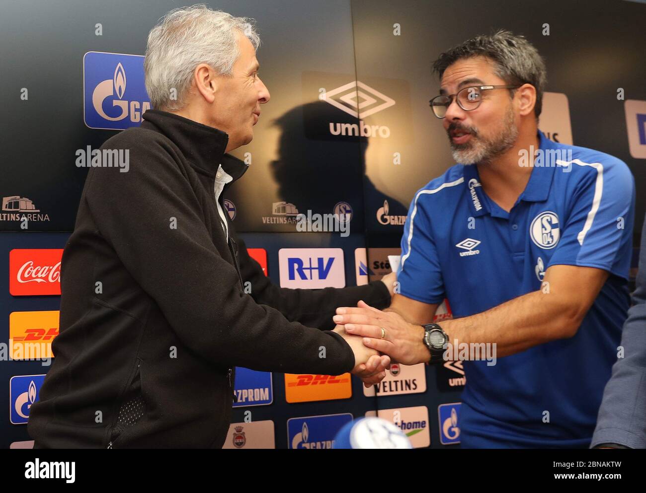 Gelsenkirchen, Deutschland. 26th Oct, 2019. firo: 26.10.2019, Fuvuball, football: 1.Bundesliga, season 2019/2020, FC Schalke 04 - BVB Borussia Dortmund 0: 0 Lucien Favre and David Wagner, welcoming press conference | usage worldwide Credit: dpa/Alamy Live News Stock Photo